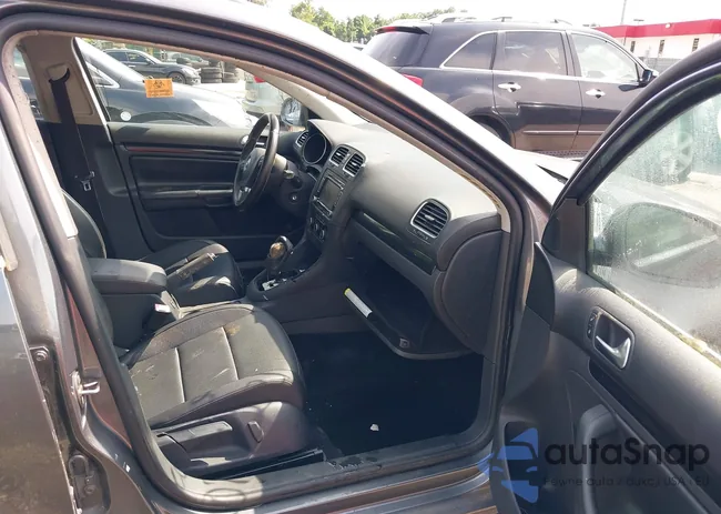 3VWPP7AJ8CM671876: 42780490