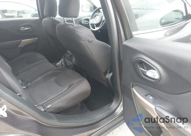 1C4PJMCS8HW632625: 42781374