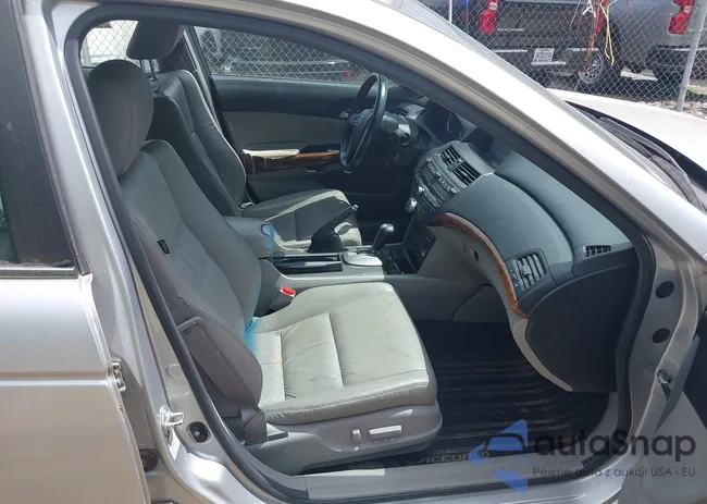 1HGCP3F89BA010970: 42781411