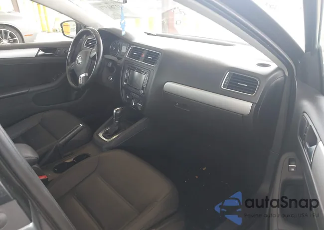 3VWDP7AJXDM350247: 42781571