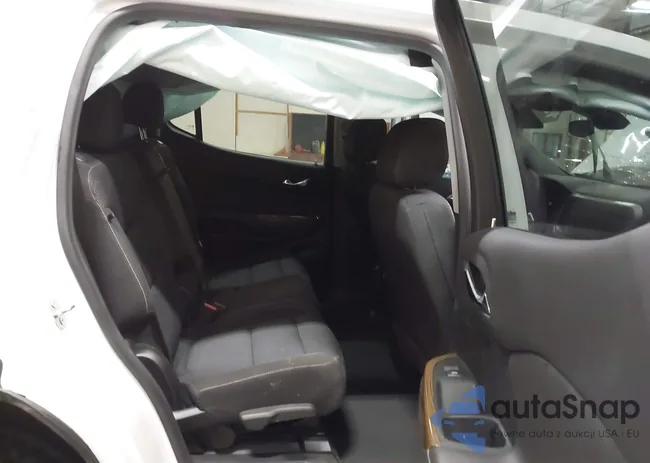 1GKKNRL40PZ111428: 42782062