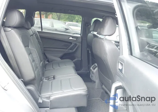 3VV4B7AX3LM068229: 42782566