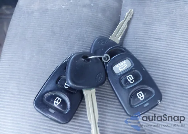 KMHD74LF4HU101272: 42782591