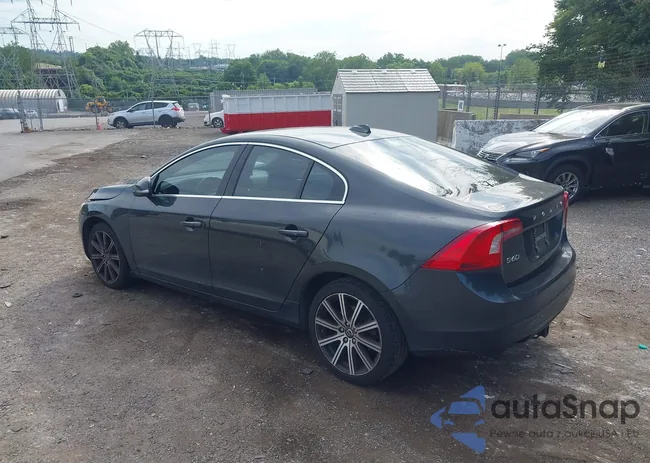 YV126MFB9F1299878: 42781752