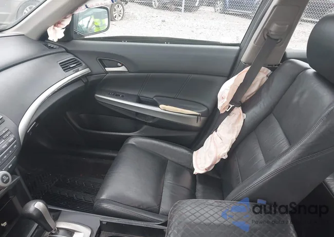 1HGCP26829A196257: 42781804