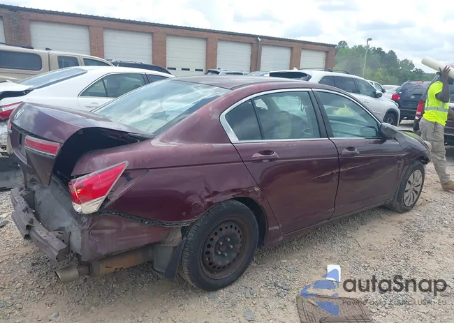 1HGCP2F39BA104572: 42781823