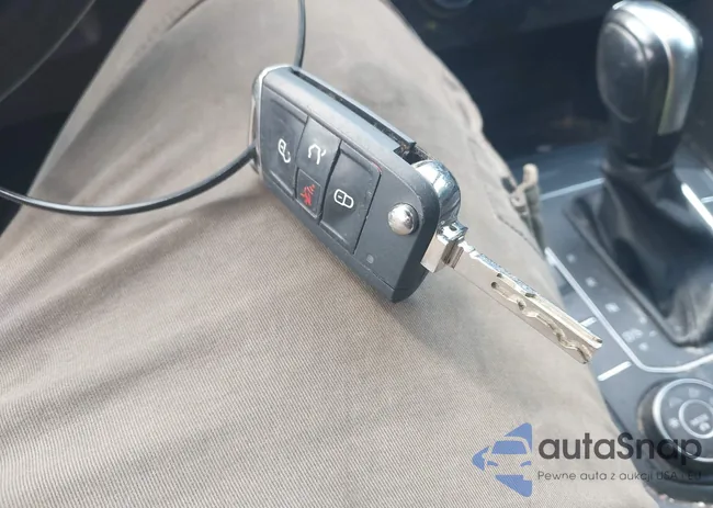 3VV2B7AXXLM146710: 42783353