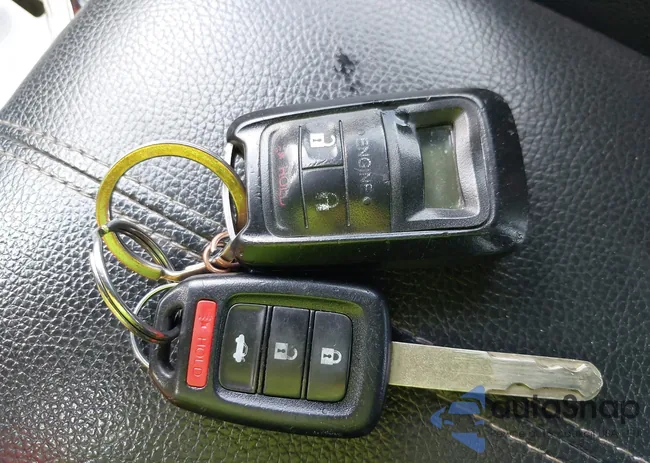 1HGCR2F57HA083824: 42783564