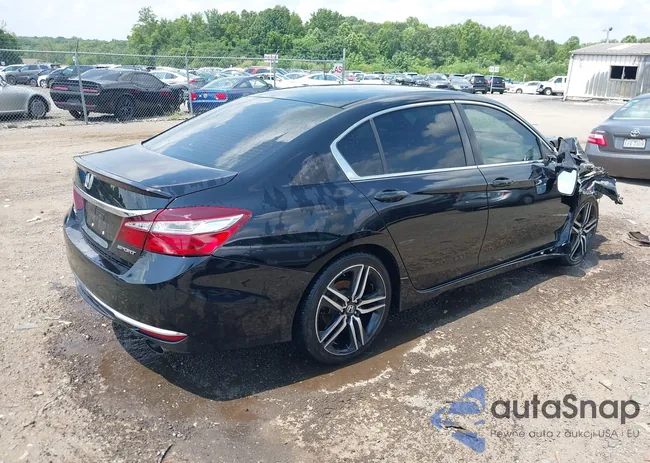 1HGCR2F57HA083824: 42783564