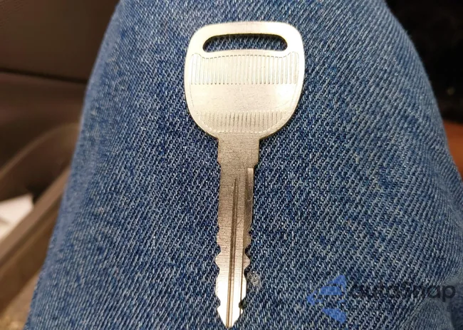 3GKEC16Z95G122985: 42785606