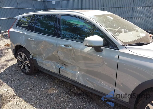 YV4L12WK2S2149755: 42785766