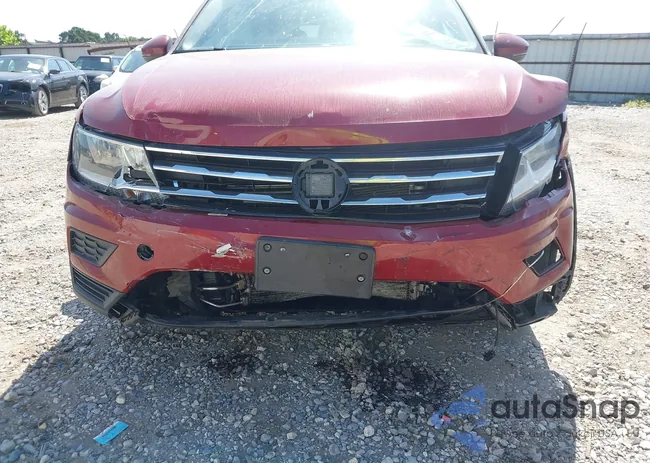 3VV2B7AX3JM143905: 42785841