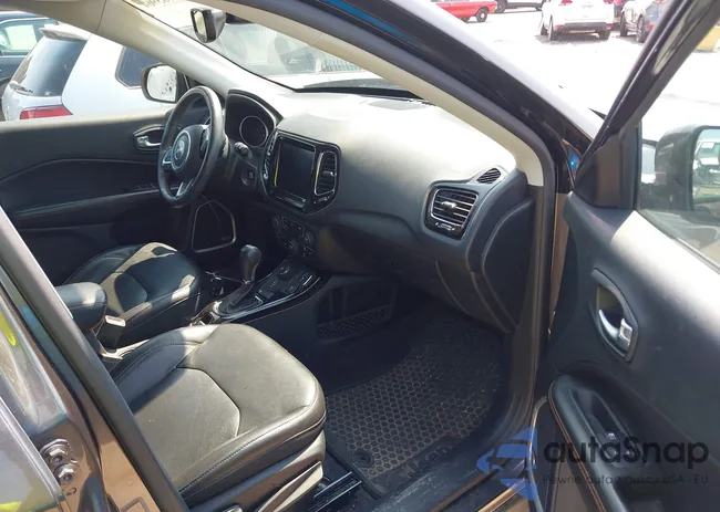 3C4NJDCBXJT281445: 42785964