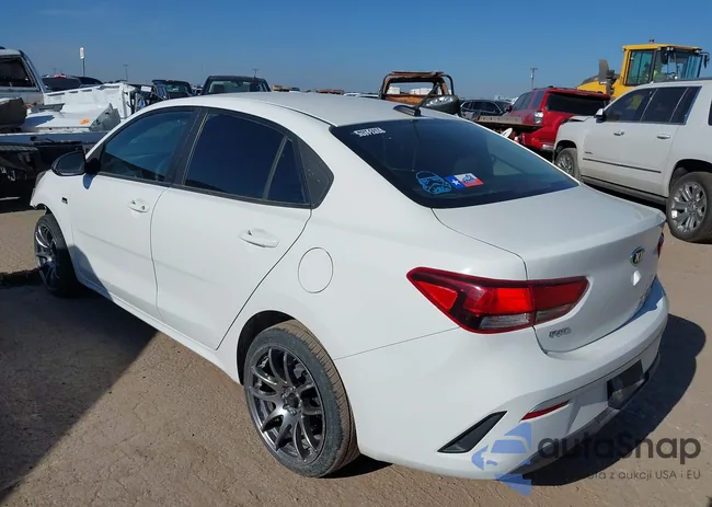 3KPA24AD2ME412182: 42787481