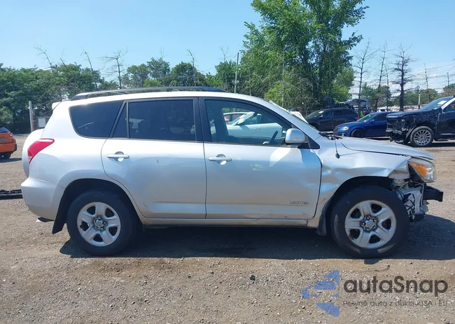 JTMBD31V776027986: 42786598