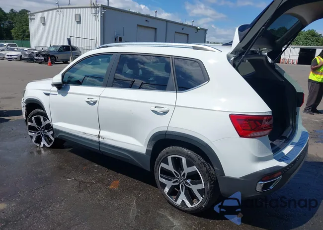 3VV2X7B20NM071068: 42786697