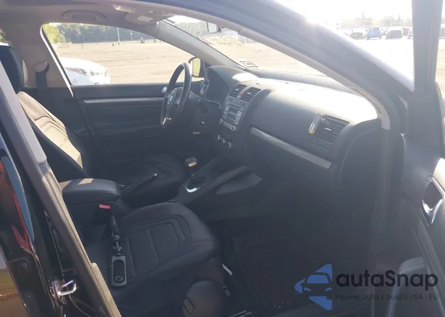 3VWRZ7AJ2AM138941: 42786891