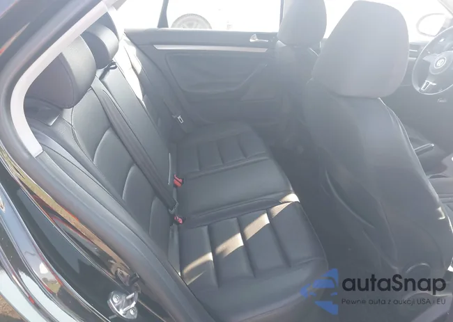 3VWRZ7AJ2AM138941: 42786891