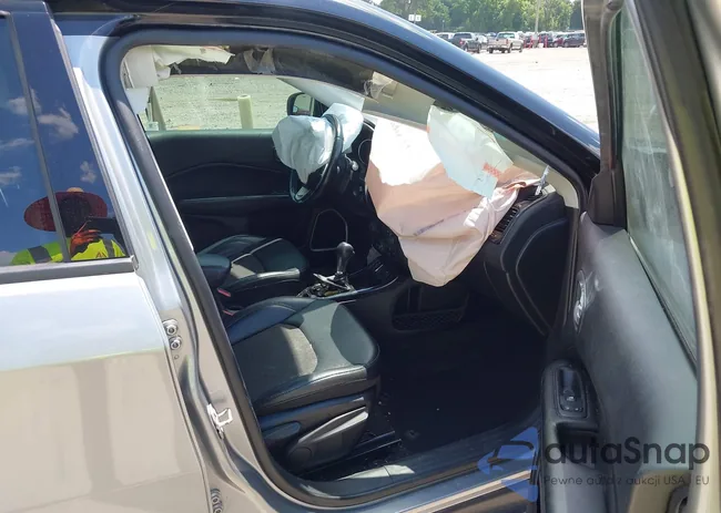 3C4NJCBB5LT259058: 42786909