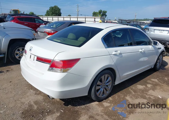 1HGCP2F78CA073965: 42786931