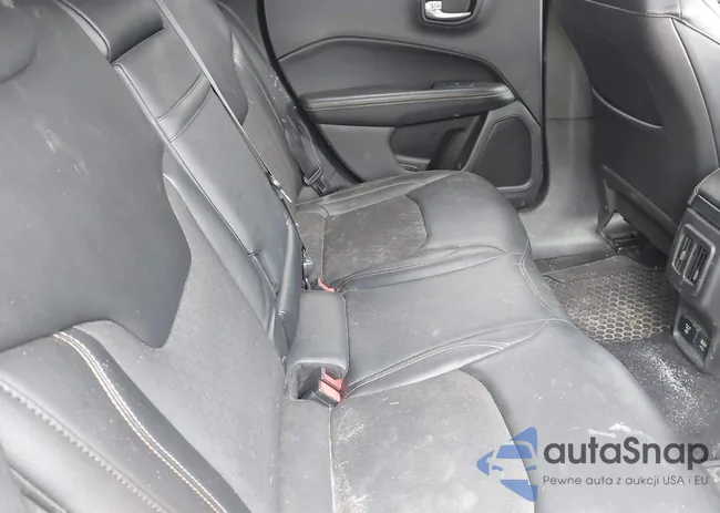 3C4NJDBB9JT239625: 42788008