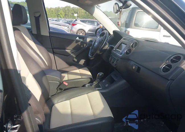 WVGAV7AX8GW577176: 42788568