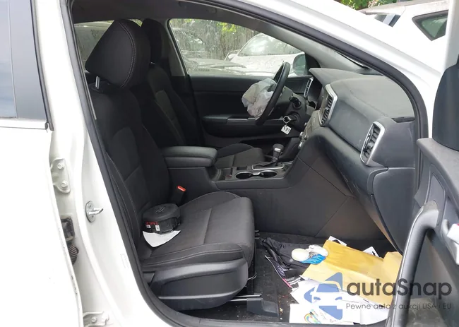 KNDPMCAC8M7895781: 42787677