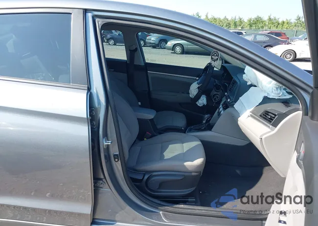 KMHD84LFXKU744083: 42789379