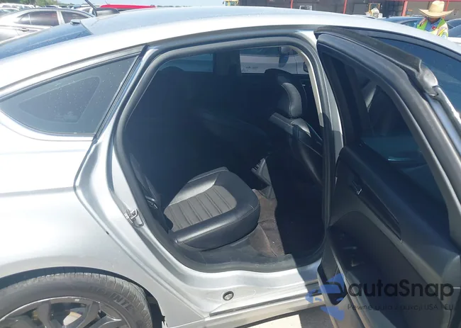 3FA6P0LU2JR170338: 42788617