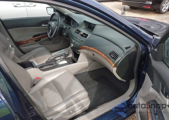 1HGCP2F87CA159938: 42788809