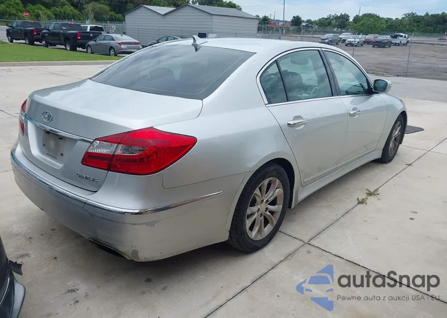 KMHGC4DD0DU223899: 42790152