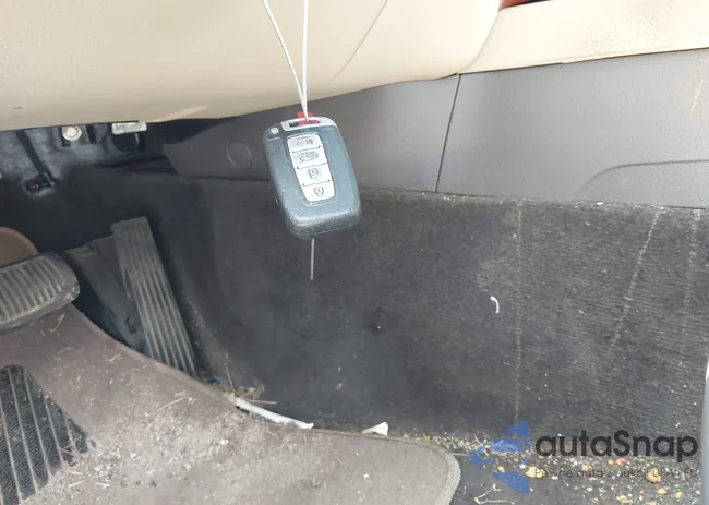 KMHGC4DD8DU237002: 42789718