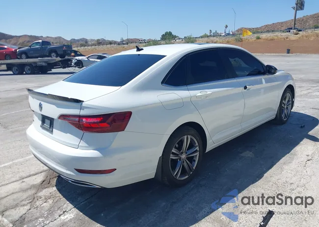 3VWC57BU8MM002313: 42790985