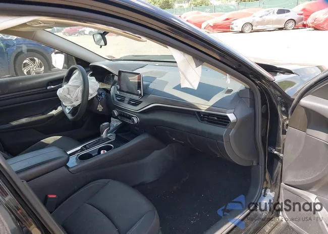 1N4BL4DV2RN315174: 42791018