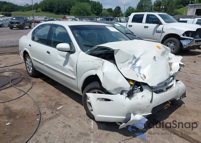 JN1CA31DXYT703812: 42791019