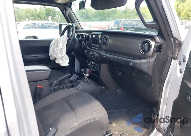 1C4HJXDN2PW615882: 42791138