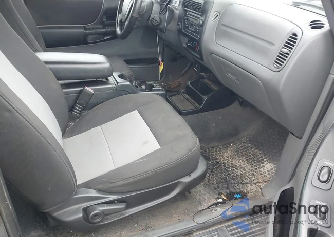 1FTYR44UX5PA40338: 42791402