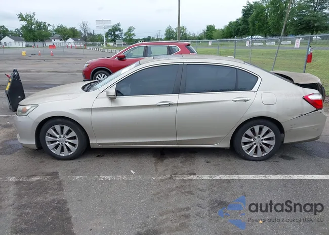 1HGCR2F89DA021894: 42790794