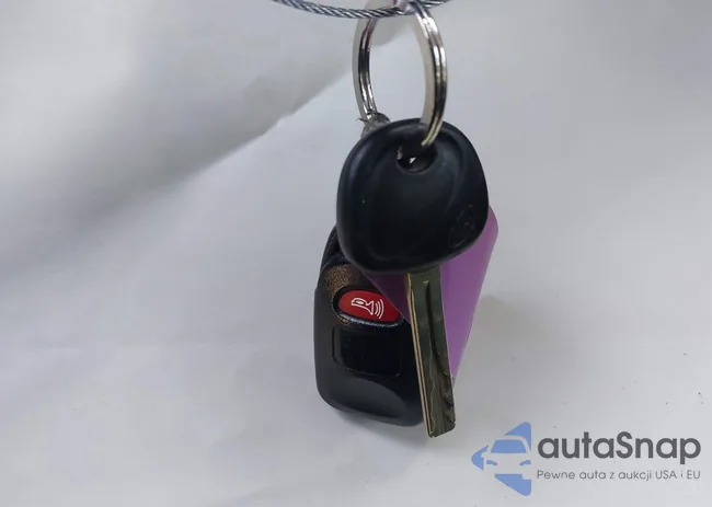 KM8JTCAF3FU973712: 42790831