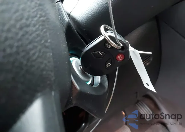 1FADP3F24JL238124: 42790860