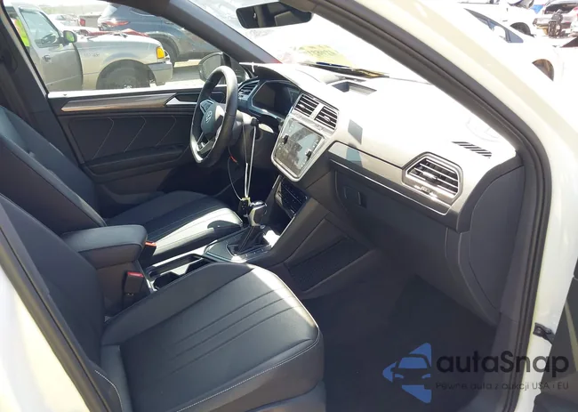 3VVCB7AX9RM112884: 42792311