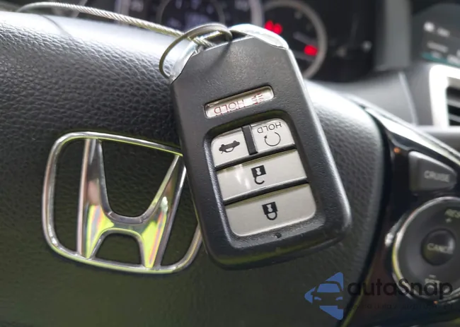 1HGCR2F72HA000897: 42792439