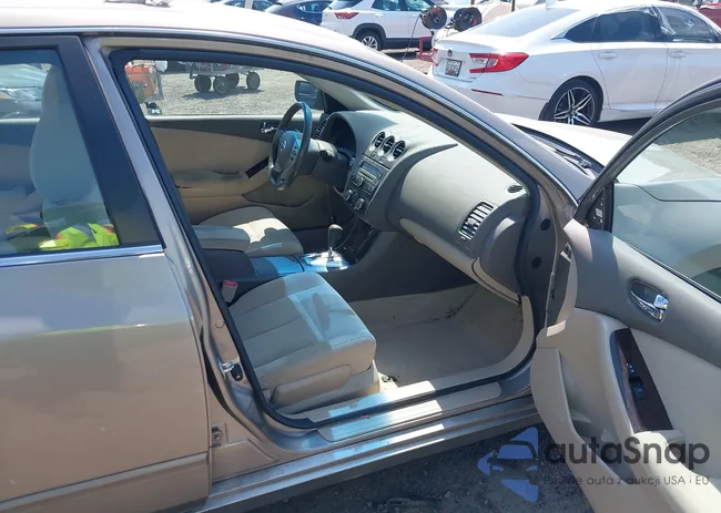 1N4AL2AP3BN484051: 42793010