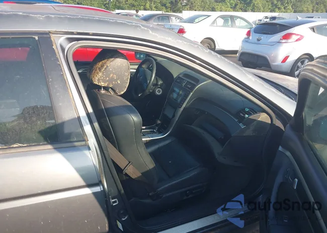 19UUA66205A008015: 42792813