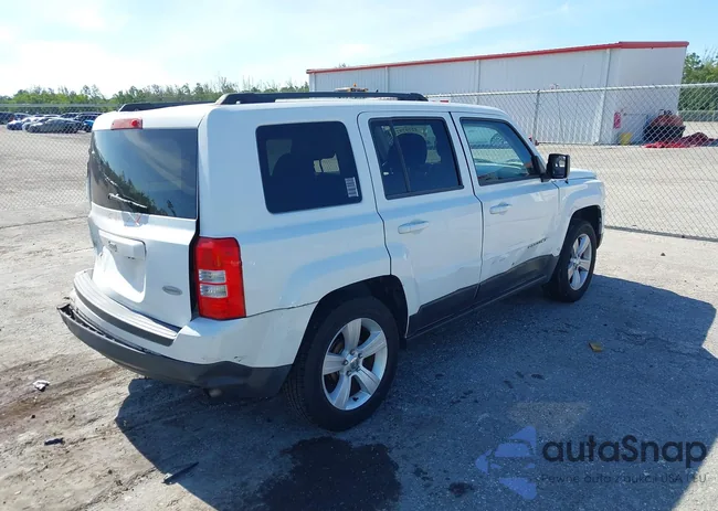 1C4NJPFB1ED628850: 42792927