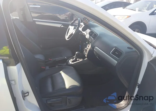 3VWD17AJ3EM222192: 42794521