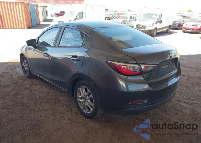 3MYDLBZV0GY117002: 42793634