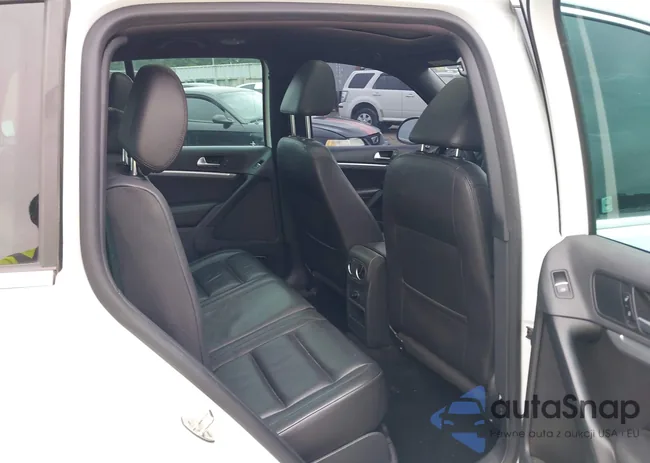 WVGAV3AX3EW103805: 42795389