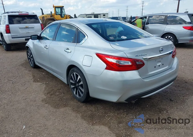 1N4AL3AP5JC255015: 42796496