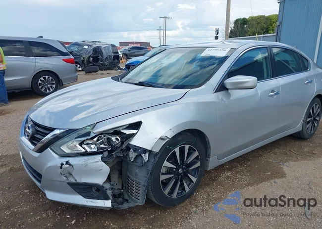 1N4AL3AP5JC255015: 42796496